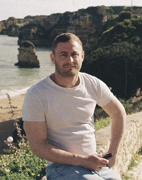 Štefan Oliš MAKUKI VEN